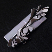 Attraktive Brosche aus Silber 950 und weiß Perlmutt