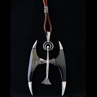 Luxus Schmuckkollektion - Collier aus Silber, Zuchtpearl, Perlmutt und Horn.