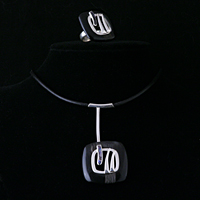 Silber Schmuck mit Horn und Perlmutt. Set bestehend aus Collier und Ring